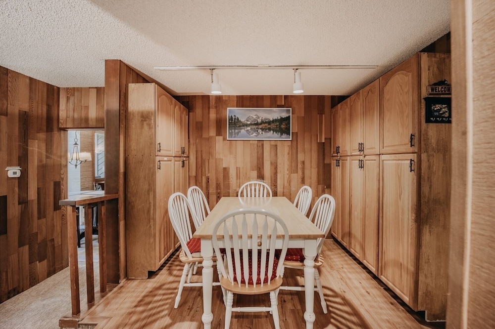 Glacier Mt Baker Lodging