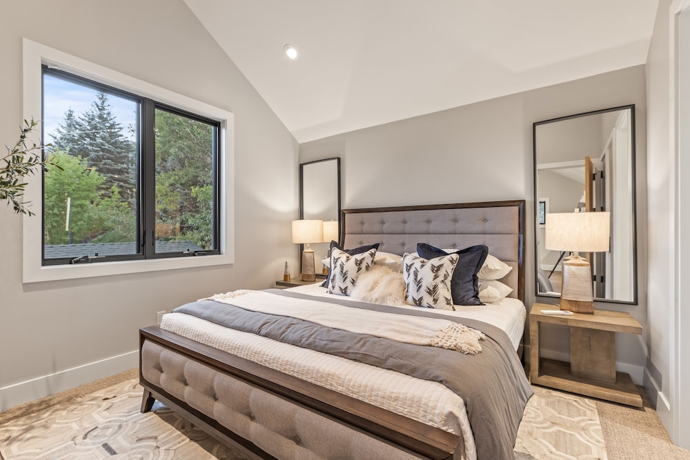 Norfolk Mountain Fantasy! 1121 5 Bedroom Home by RedAwning view 5