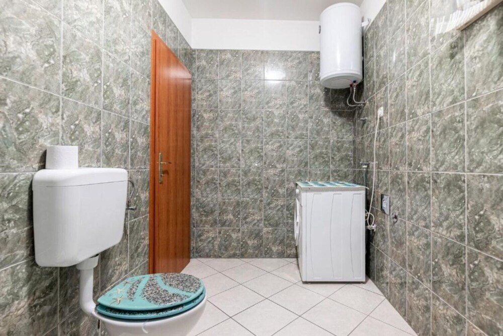 Brane - Economy Apartments - A1 view 3