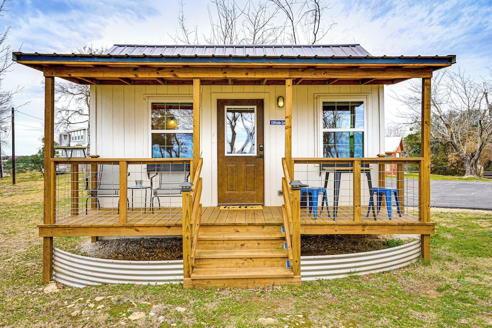 Rural Retreat w/ Water View! 9 Mi to Dtwn Granbury