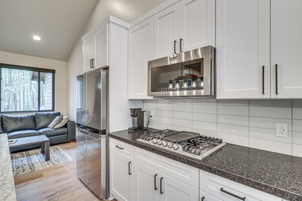 Contemporary & Cozy! Pinetop Country Club Casita