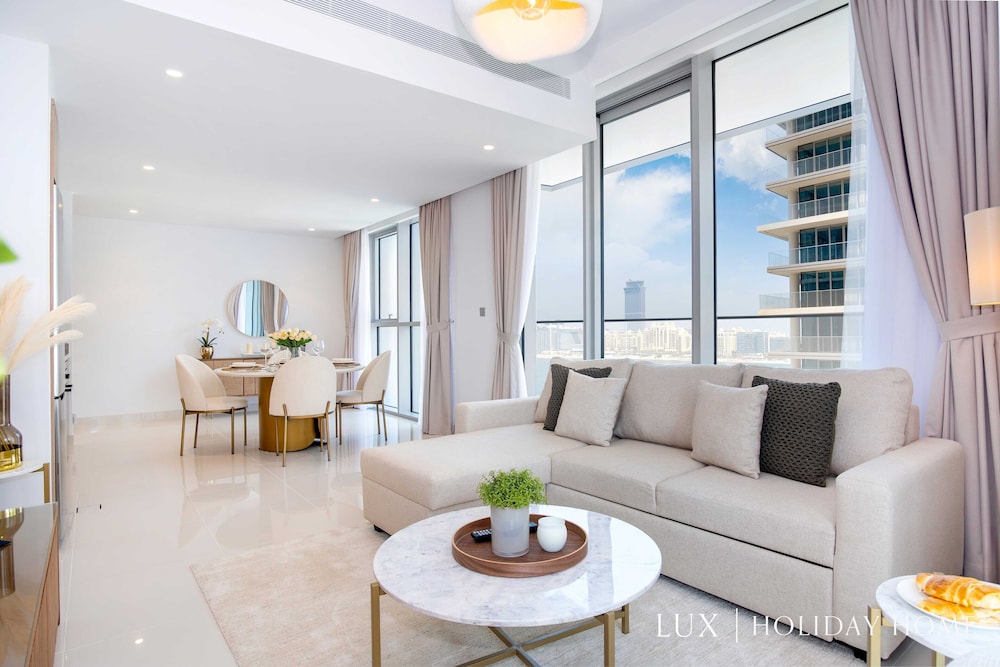 LUX The Beach Isle View Suite