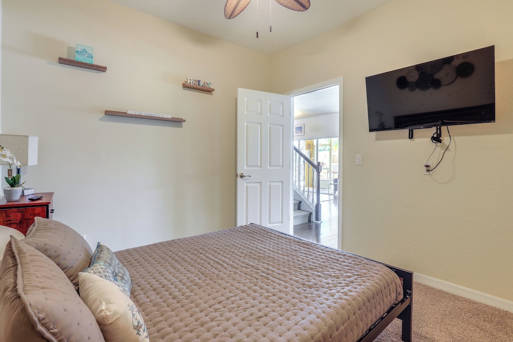 Pool & Spa: Spacious Port St Lucie Villa!