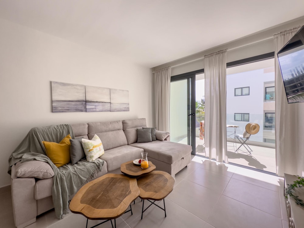 Cozy and Beautiful Apartment at the Beach