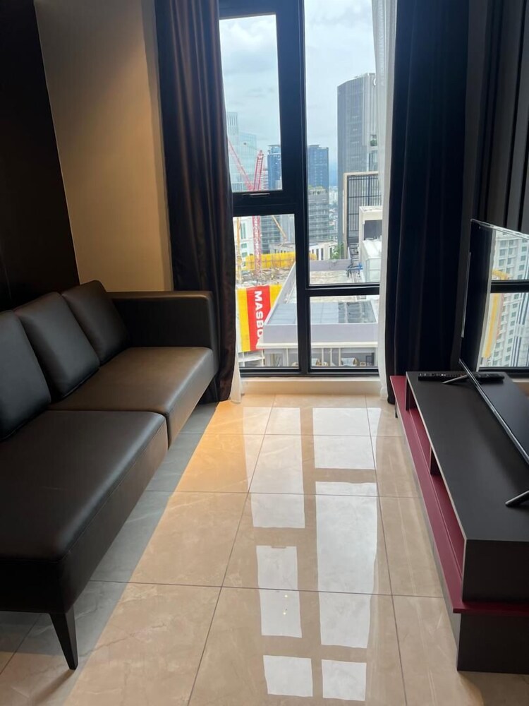 Crystal Suites At Axon Residence