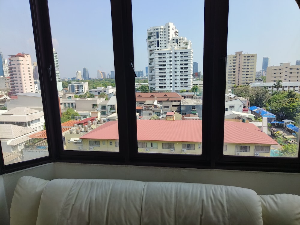 Omni Tower Sukhumvit Nana - Direct