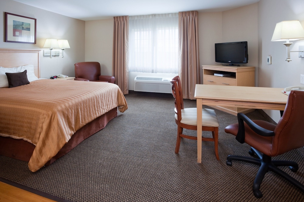 Milwaukee Vacations - Candlewood Suites Milwaukee Brown Deer, an IHG Hotel - Property Image 8