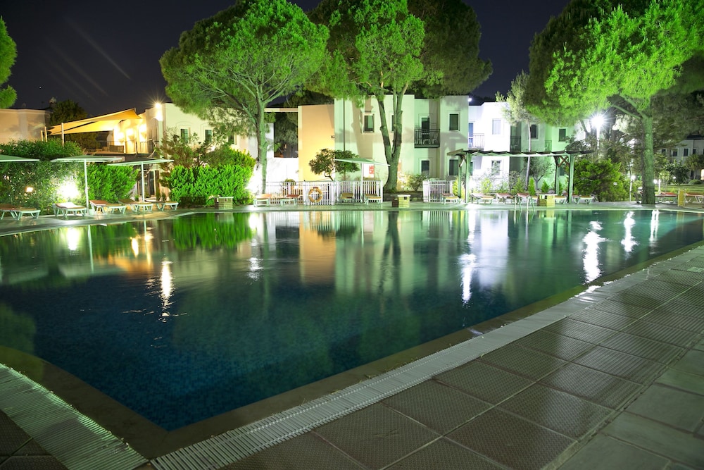 Bodrum Sea Side Beach Club Otel - Image 6
