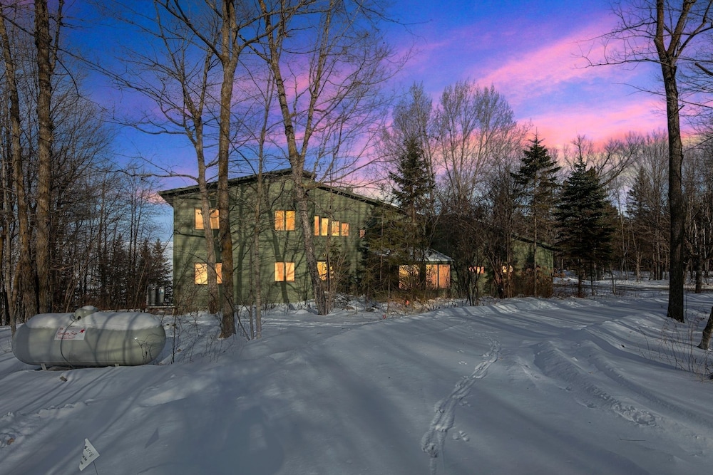 Spacious 8-BR Leech Lake Retreat w/ Game Room