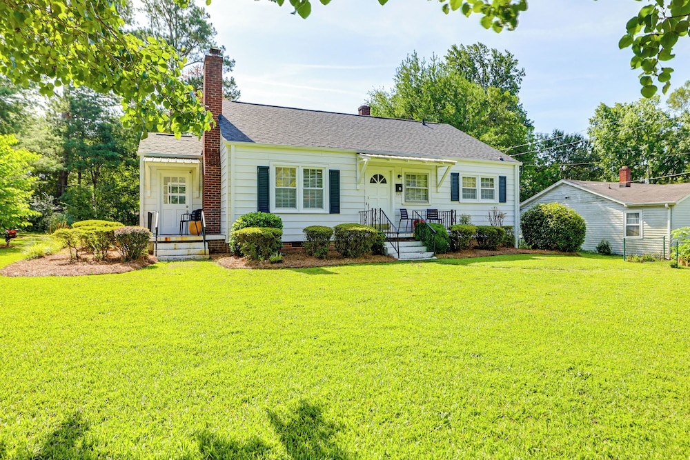 1 Mi to Downtown Greer: Family Home w/ Gazebo!