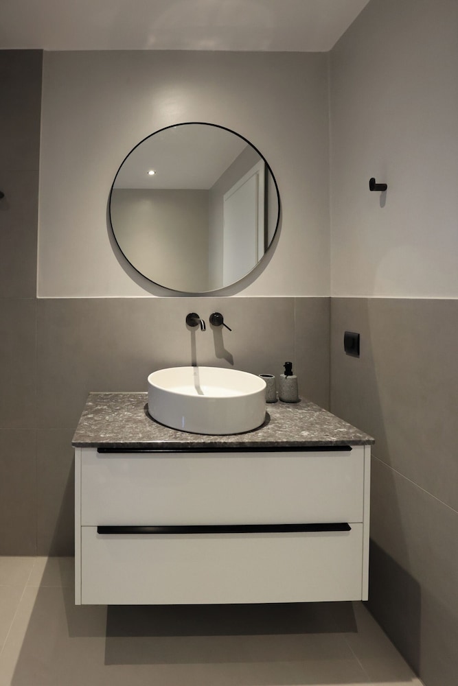Limi Deluxe Suites