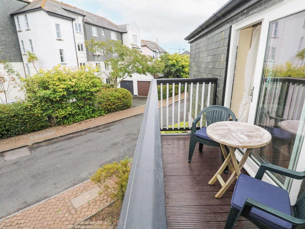 5 Tregenna Court