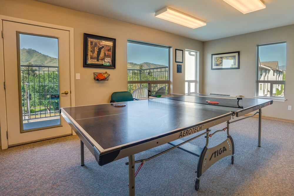 Chelan Vacation Rental w/ Balcony & Views view 3