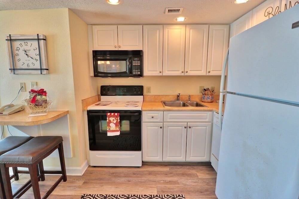Holiday Sands South 411 2 Bedroom Condo