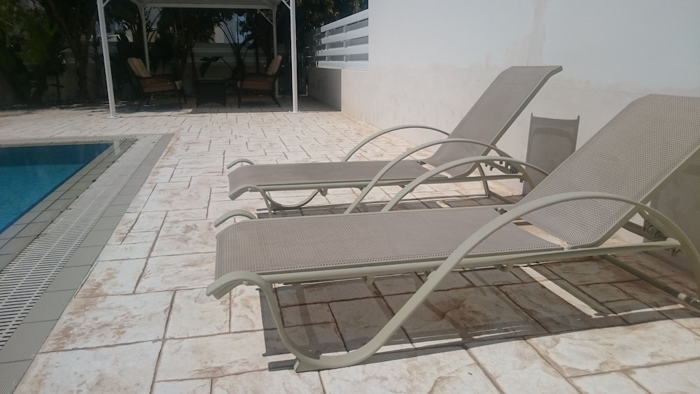 Colonial Beach Villa