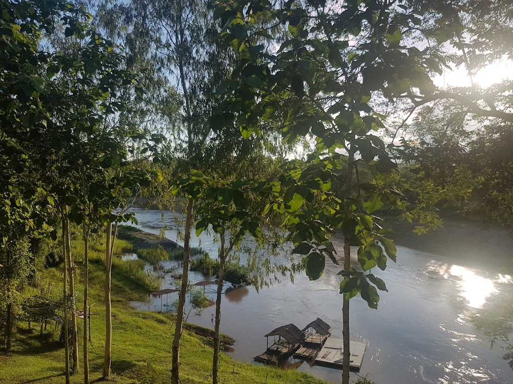 Nan De Panna Riverside Homestay