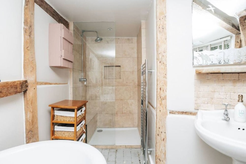 Hunts Cottage - Pet Friendly - From 200 Per Night