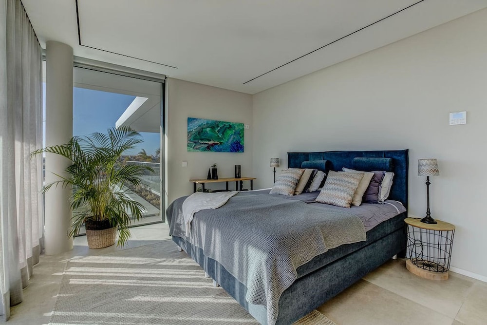 2 Rua das Palmas Luxurious Stylish and Modern L