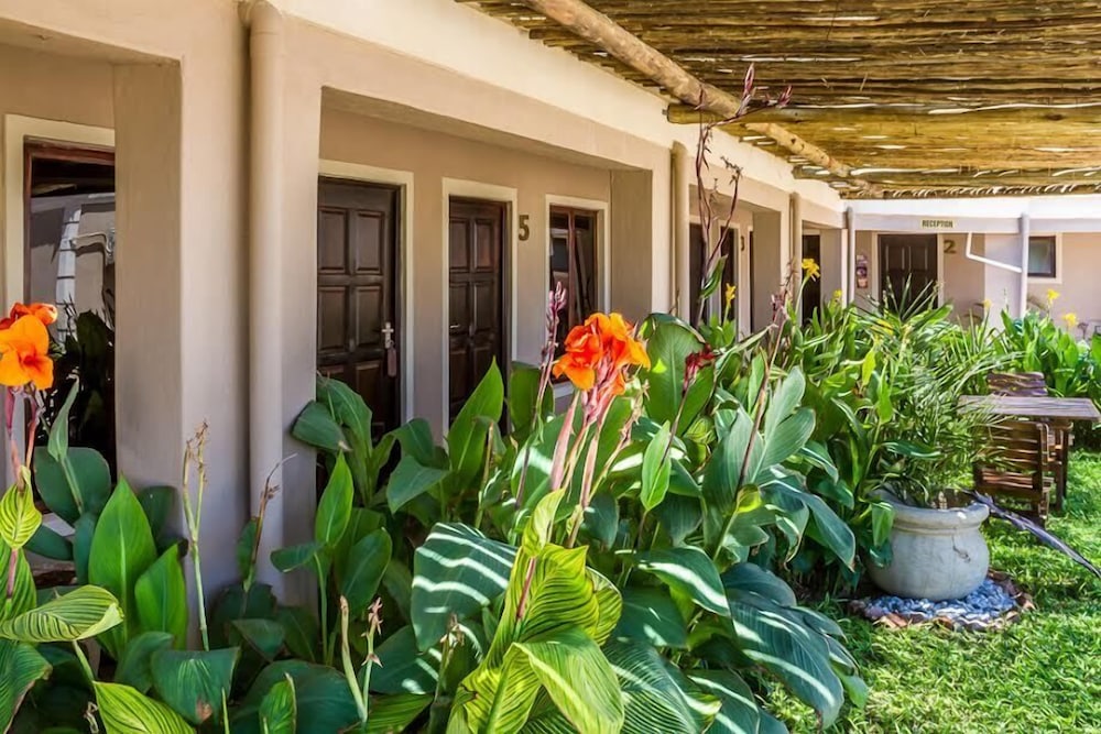 Khwee Sands Lodge