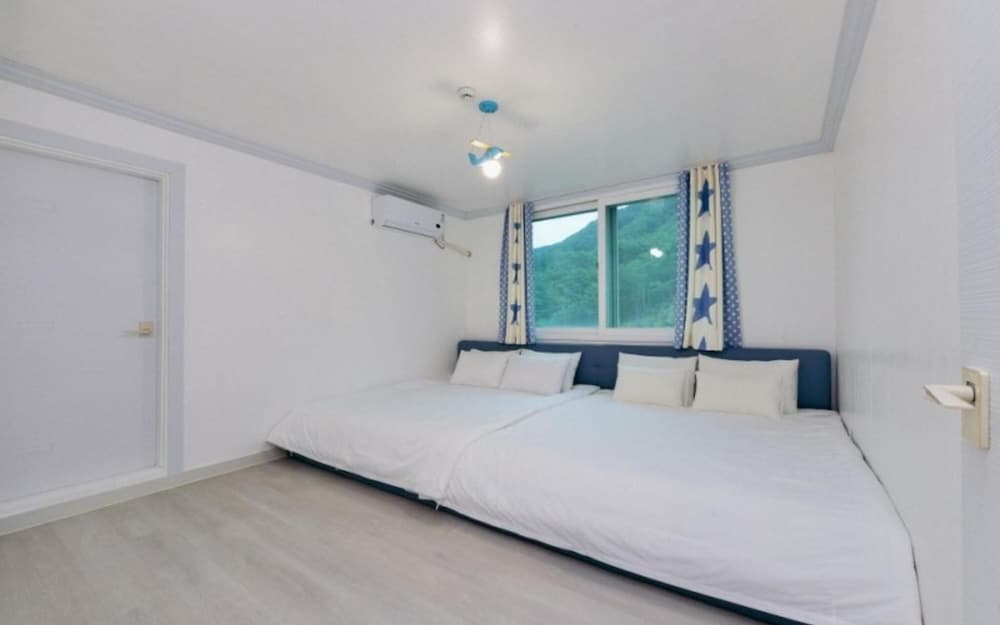 Gapyeong Shinbi Kids Pool Villa