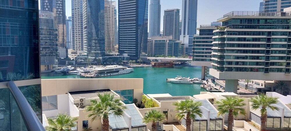 Gorgeous 1B With Balcony in Dubai Marina