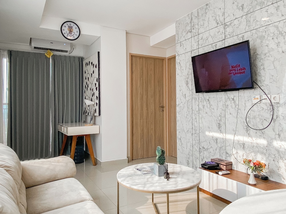 Best Place And Homey 2Br At Tamansari Iswara Apartment