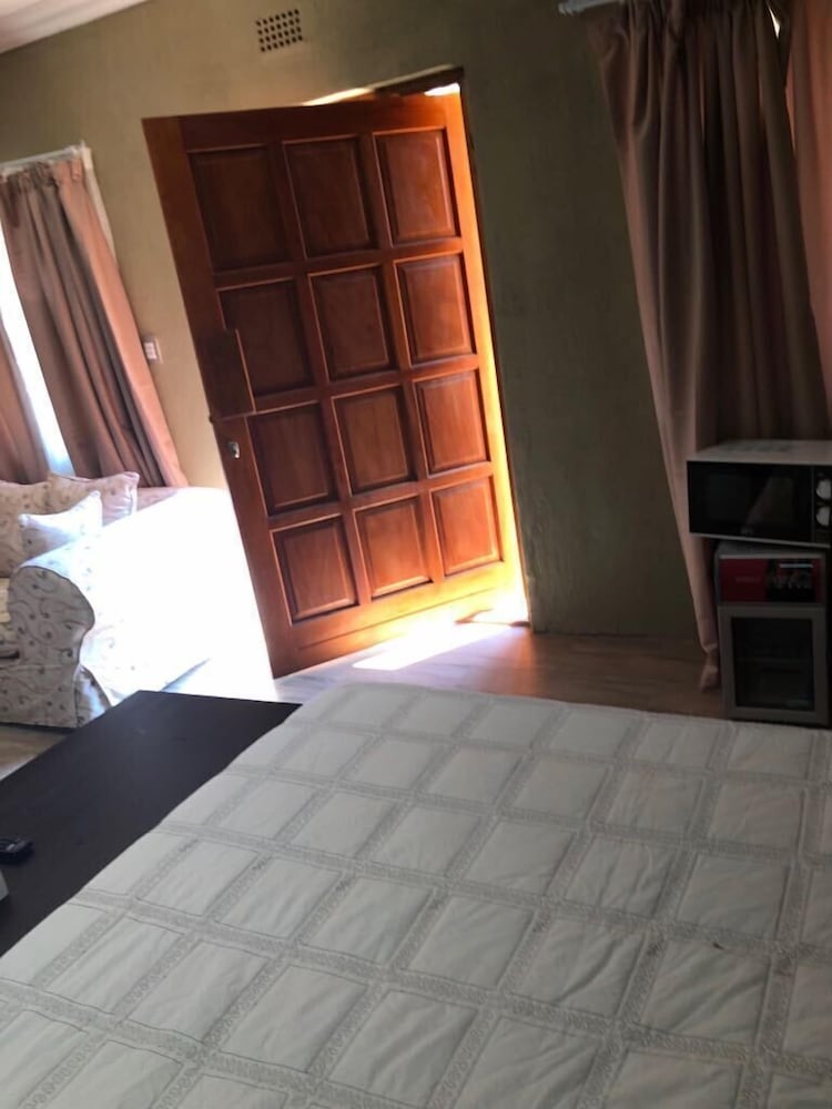 Khuvena Guest House