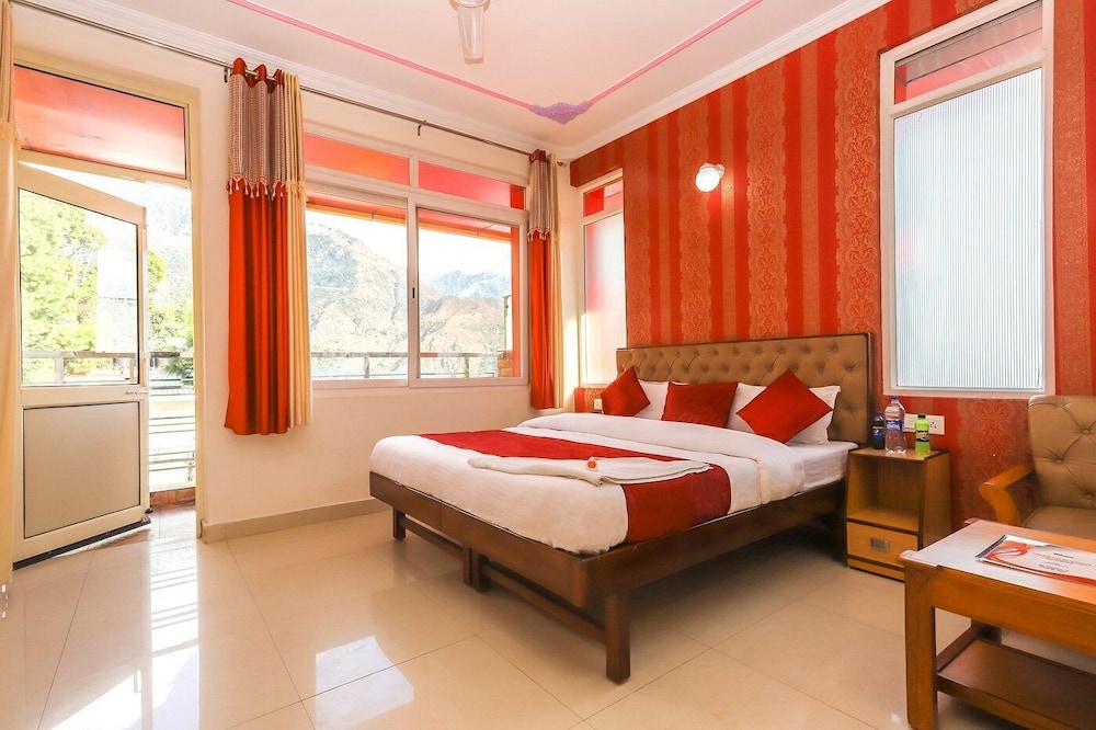goSTOPS Mcleodganj, Mall Road