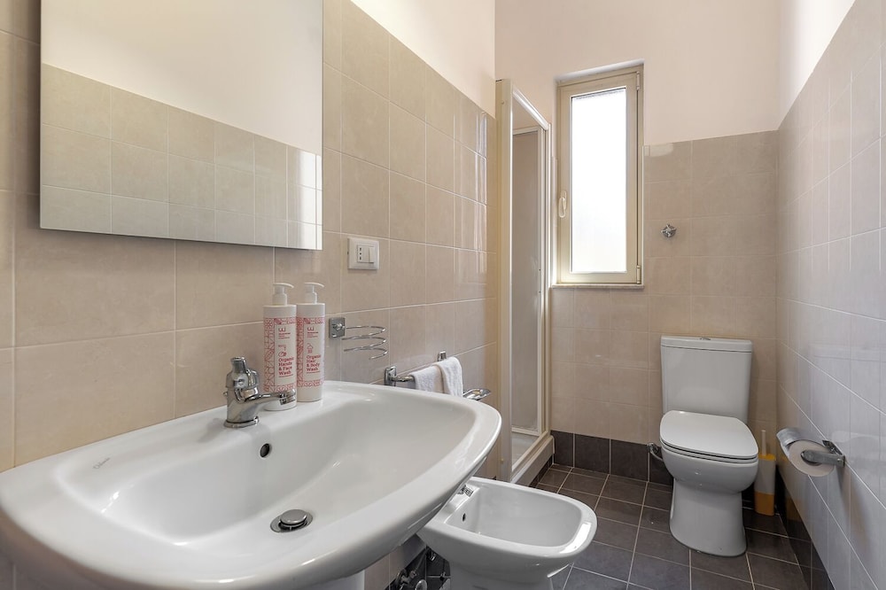 Ierone Apartment with Balcony by Wonderful Italy