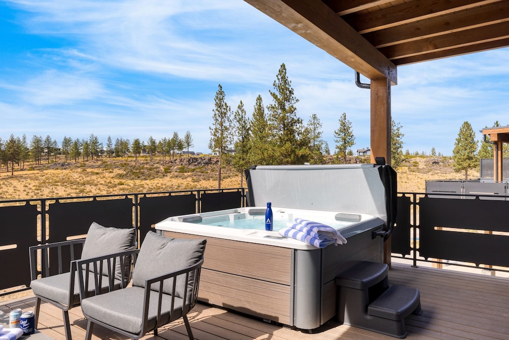1216 Skyline Ranch 200 Downtown Location Private Hot Tub Mins to Old Bend
