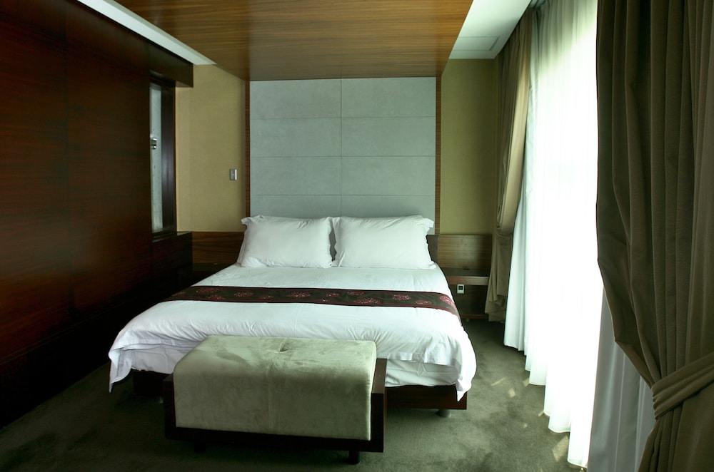 President Executive Club