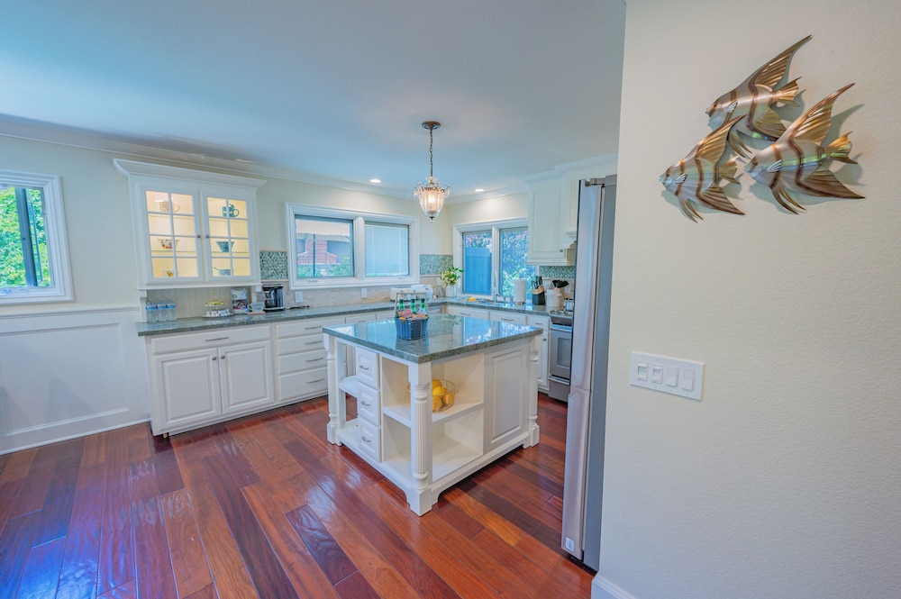 Luxury living with Spa &Pool near Disney