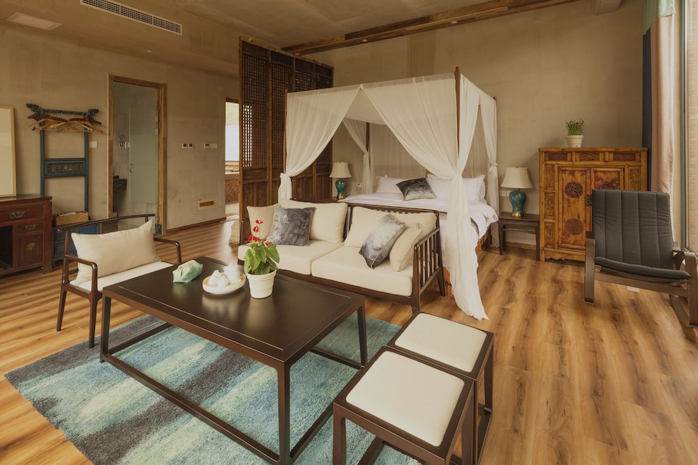 Lotus Mountain Boutique Inn
