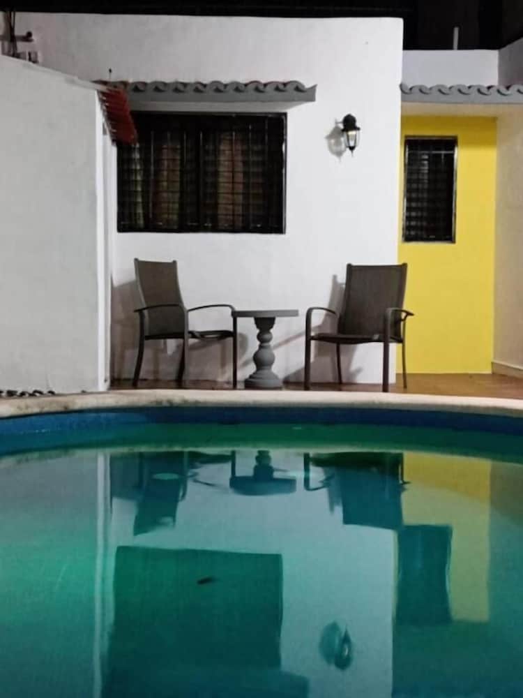 Las Palmas Hostal - Hostel