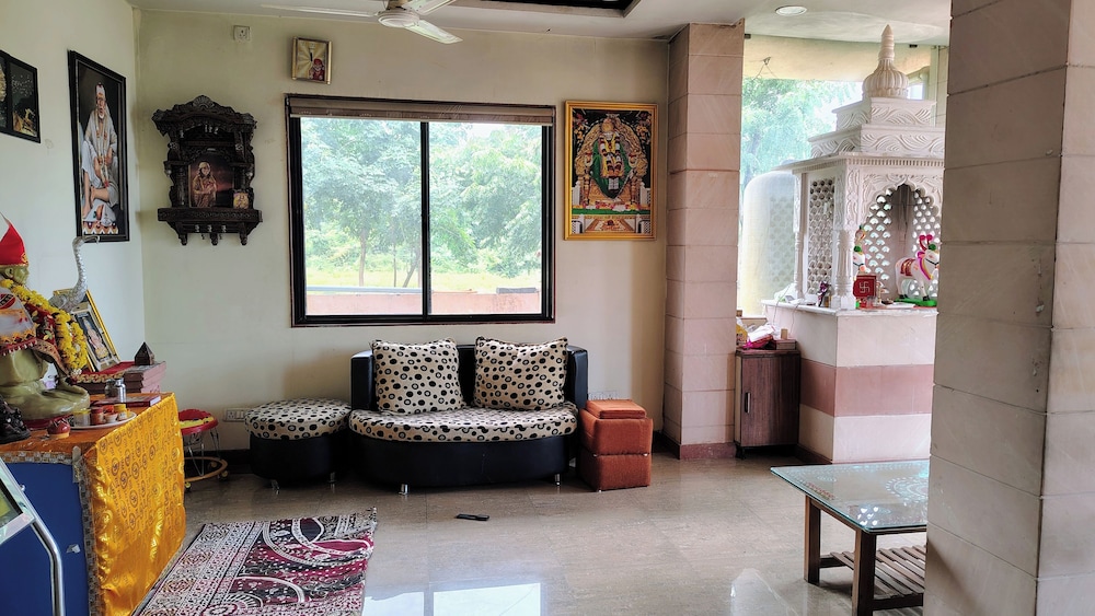 Hotel Sai Jharna