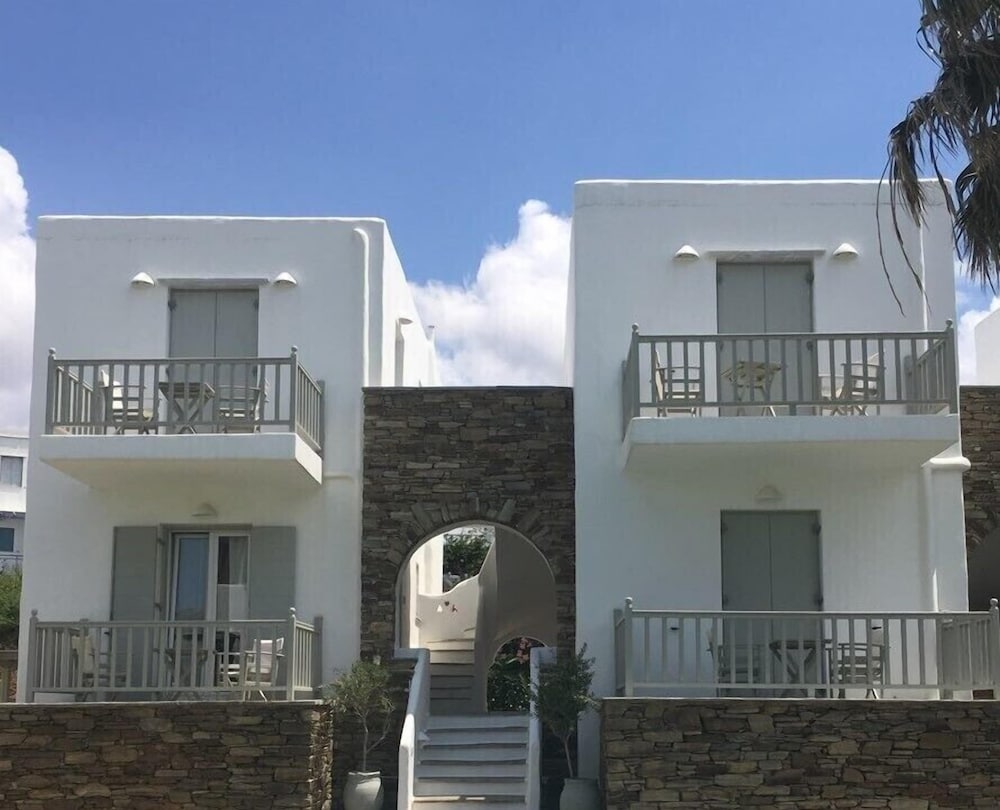 Ninemia Suites & Open air Spa