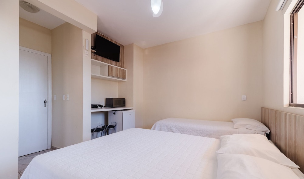 JOFs Apartamentos c Piscina e Vista Mar