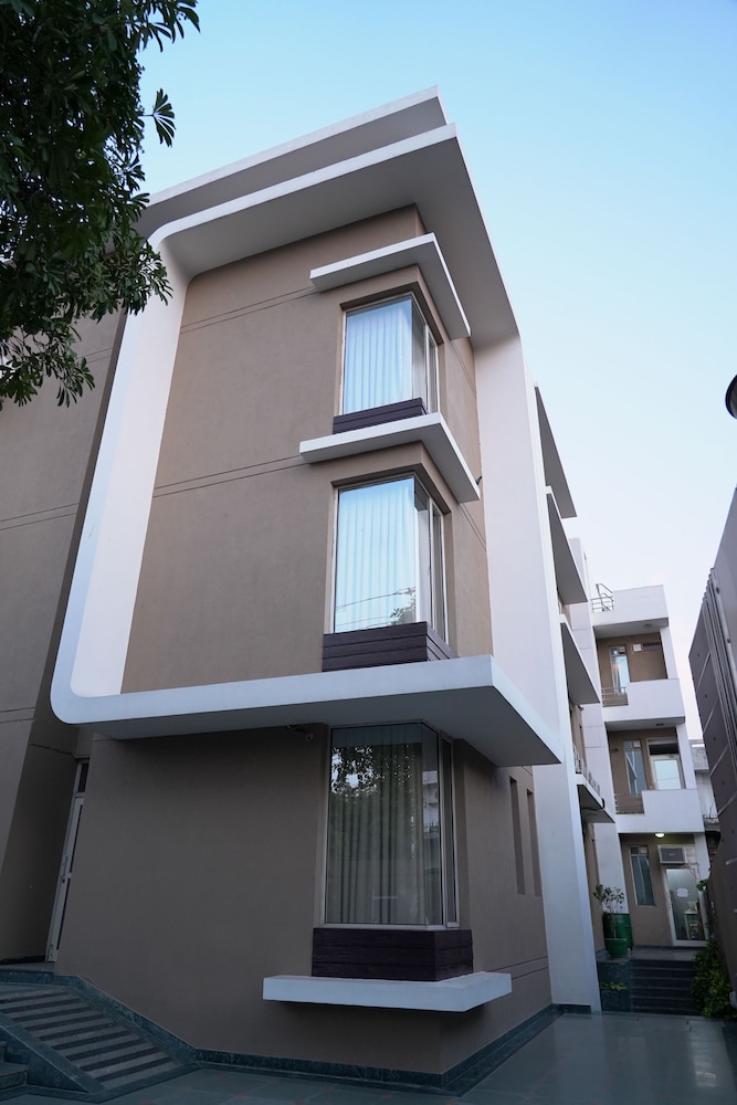 Noida Vacations - Mint Metropolitan Grand - Property Image 91