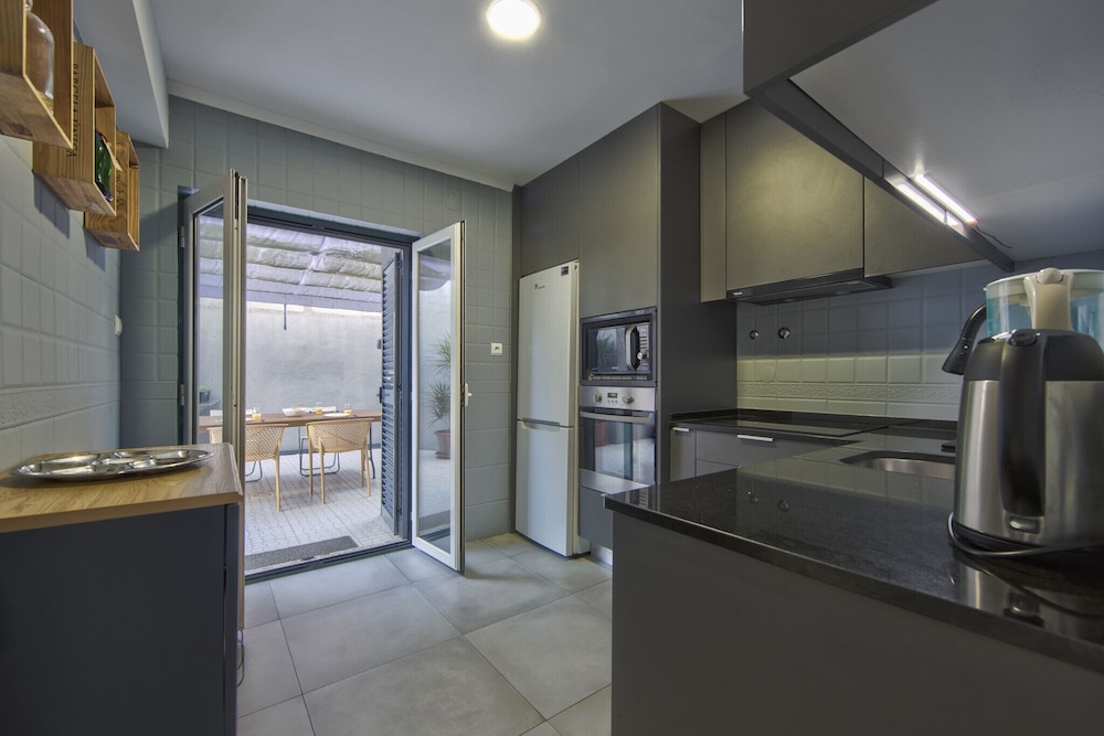 Jamor Terrace by Homing