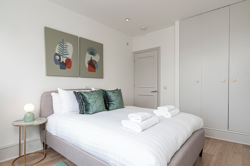 JOIVY Stylish 1 bed flats in Soho
