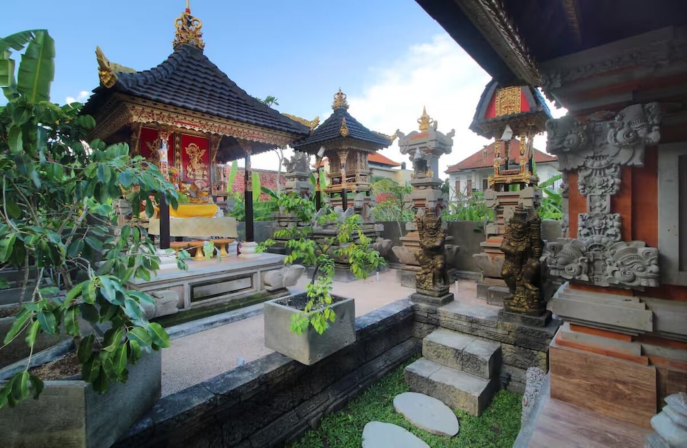 Tri Datu Palace