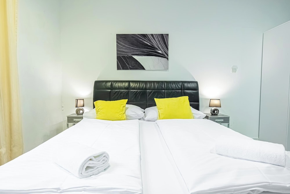 Bright 1BR Apartment in Central Vienna