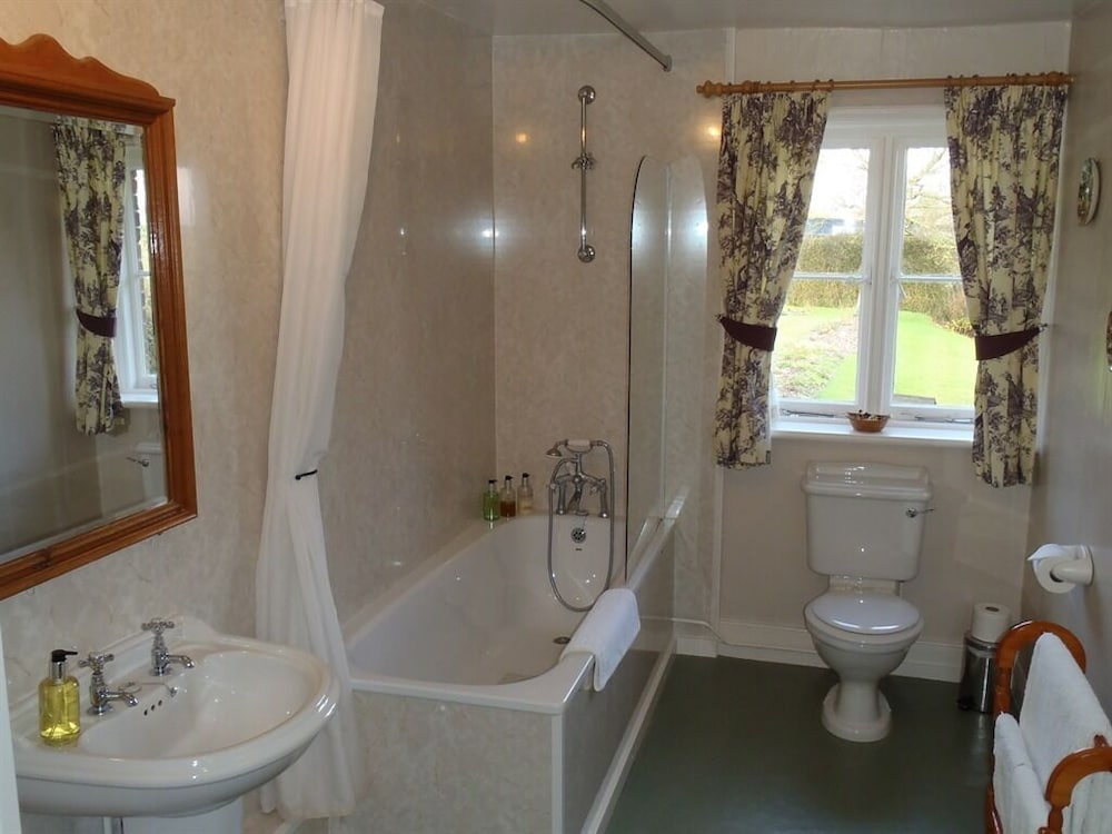 Manor Farm B & B view 5
