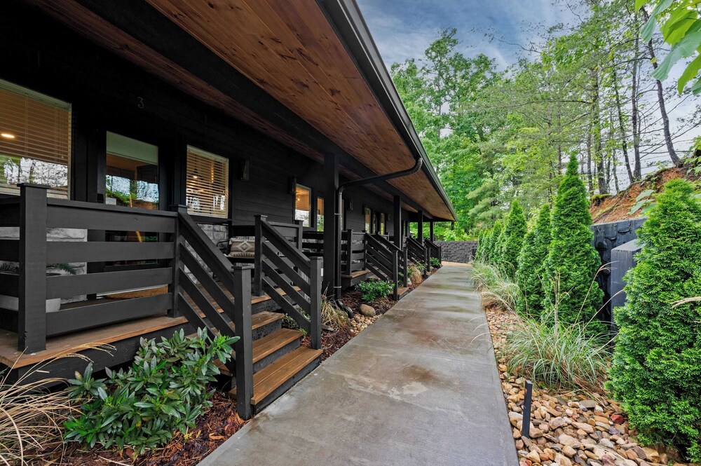 Firefly Mountain Suites Sleeps 36 Indoor Pool, Hot Tub, Game Room, Playground