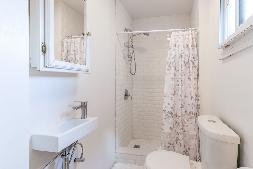 Bridgeport Vacations - Cozy Bridgeport Apartment: 2 Mi to Downtown! - Property Image 18