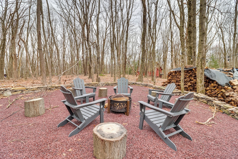 Beach Access: Bbq-ready Poconos Family Getaway!