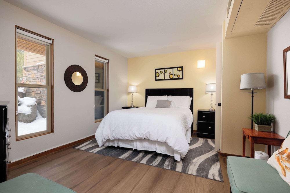 High Desert Retreat - For 4!