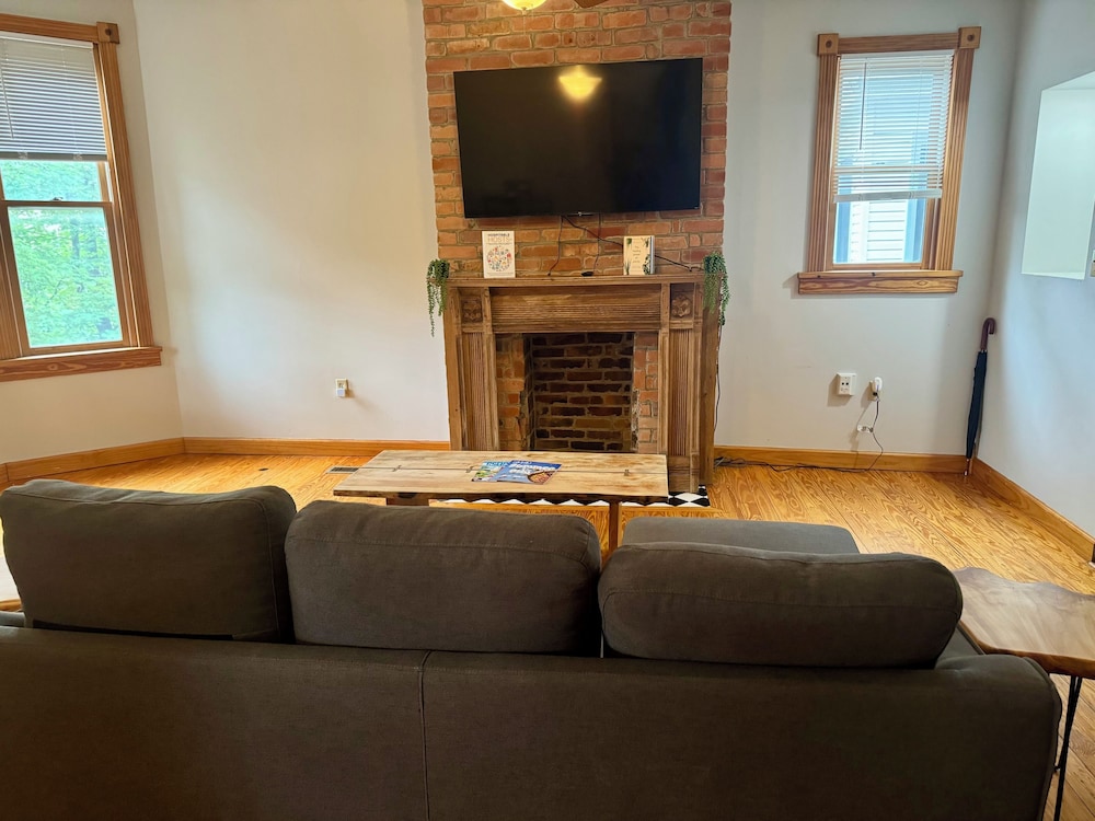 Jungle House Boutique Lofts – Downtown Columbus & Short North