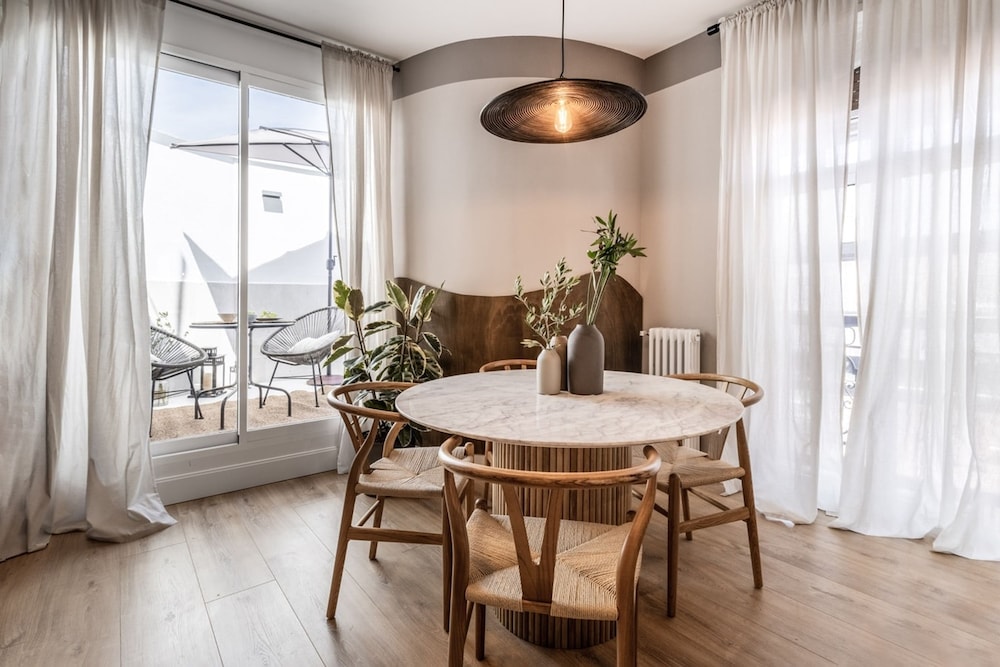 Lustar - 2 Bedrooms and Terrace in Chueca