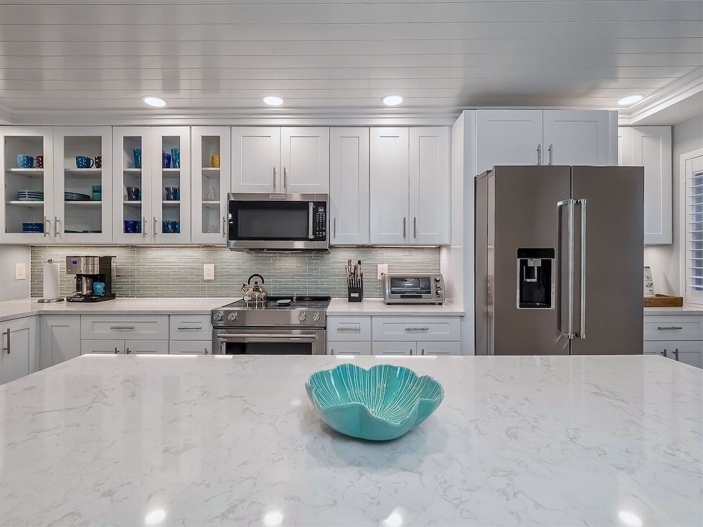 Pointe Santo Condos by Dream Vacation Rentals